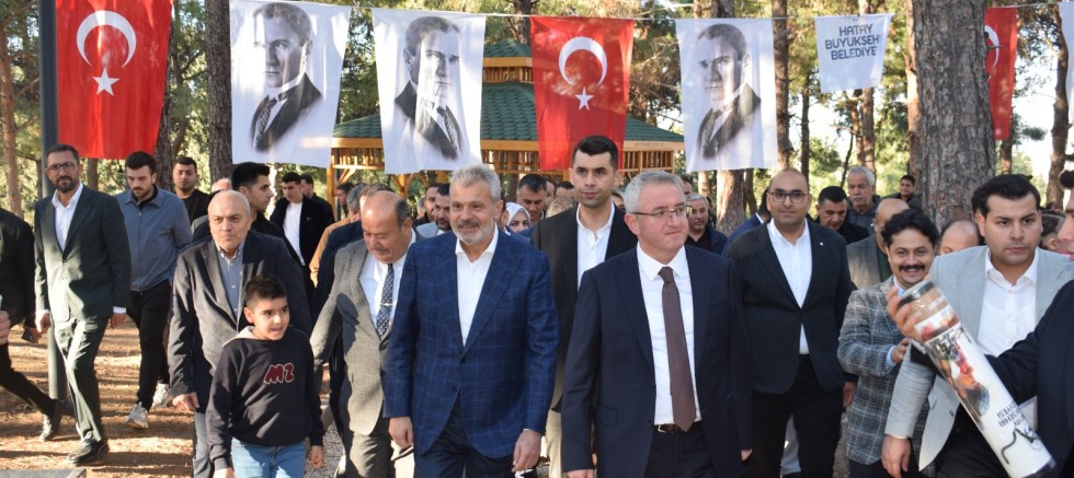 BAŞKAN ÖNTÜRK, İSKENDERUN’A NEFES ALDIRACAK PARKIN AÇILIŞINI YAPTI