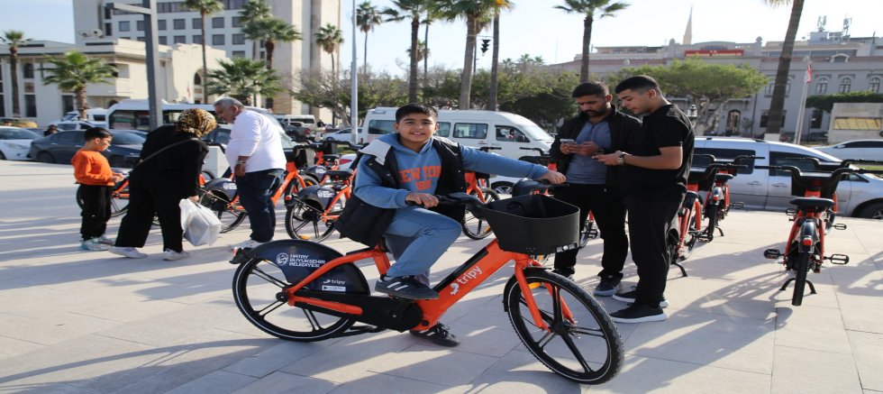 ELEKTİRİKLİ BİSİKLETLER SAHAYA İNDİ