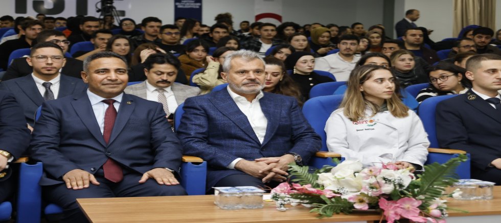 ÜNİVERSİTELİ GENÇLER SORDU BAŞKAN ÖNTÜRK CEVAPLADI