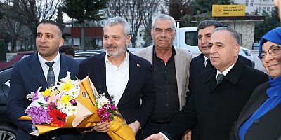 BAŞKAN ÖNTÜRK İFTAR PROGRAMLARINDA GÖNÜLLERİ FETHEDİYOR