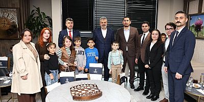 BAŞKAN ÖNTÜRK, ŞAMPİYONLARI AĞIRLADI