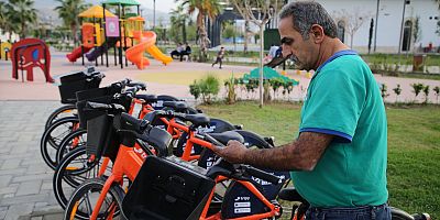 ELEKTİRİKLİ BİSİKLETLER SAHAYA İNDİ