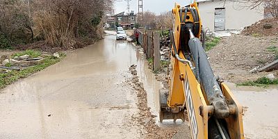 HBB’DEN ETKİLİ SAĞANAK YAĞIŞ MESAİSİ